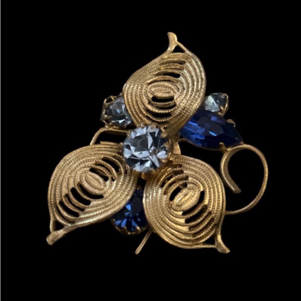Austrian Crystal Elegant Gold and Blue Floral Brooch